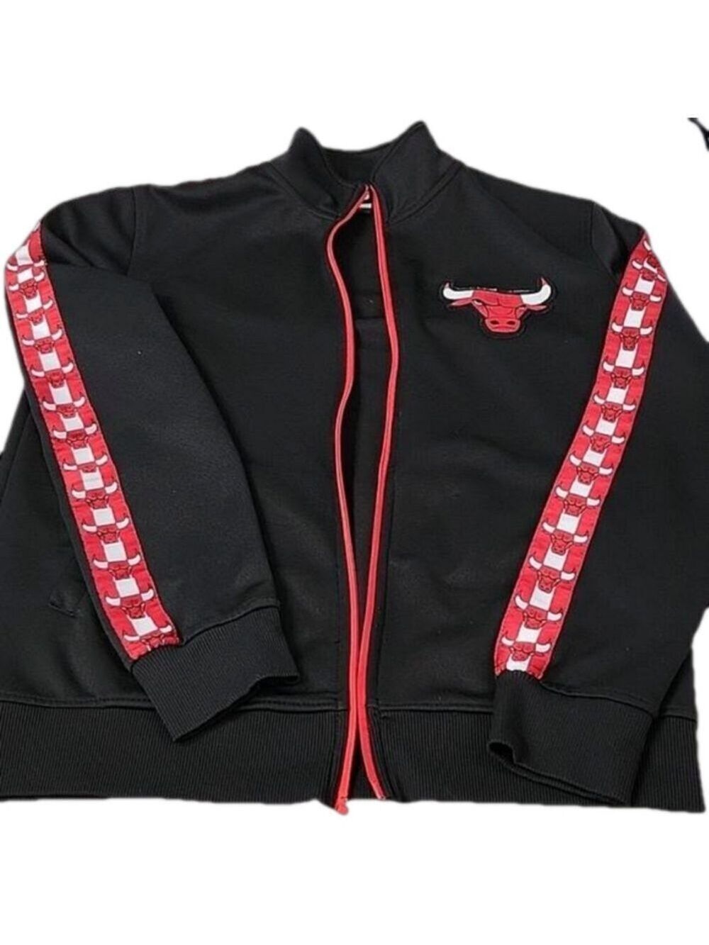 NBA CHICAGO BULLS JACKET SIZE SMALL